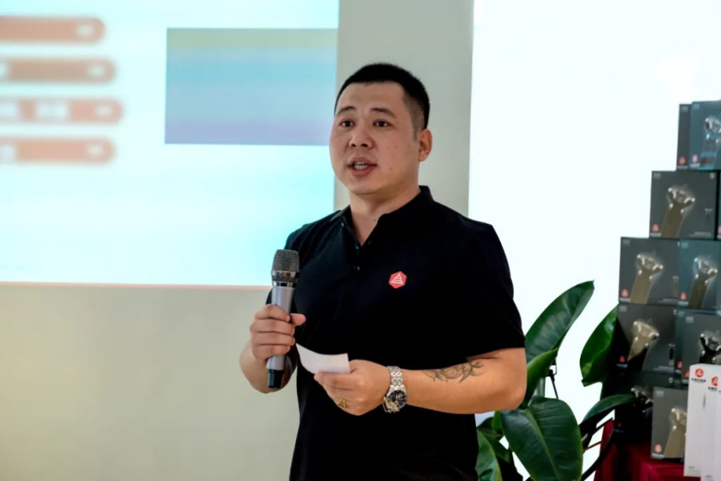 心相融·创未来丨尊龙凯时人生就是博物流2022年中总结会议